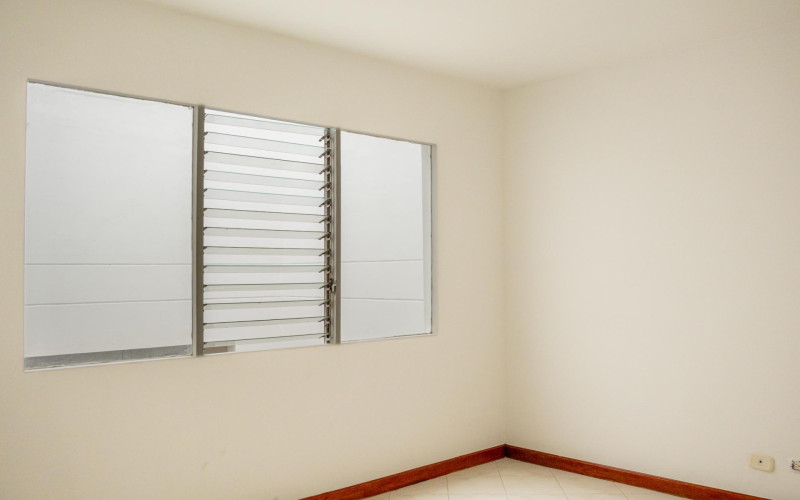 Development Opportunity: 383 sqm Property One Block from "La 70," Laureles.