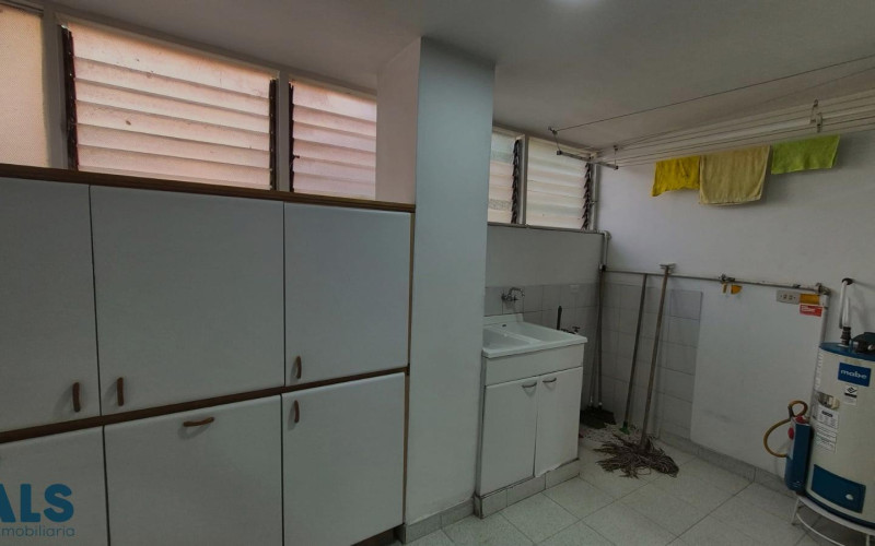 Apartamento en Medellín en Laureles