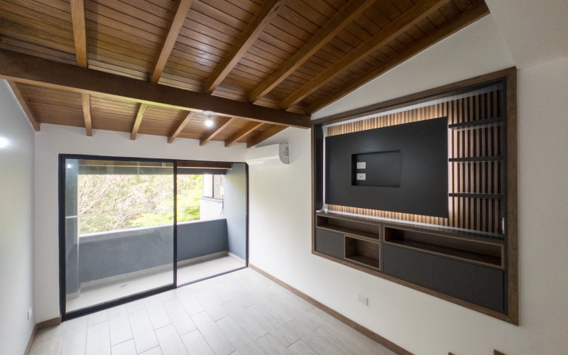 Turn-Key Boutique Duplex in Laureles | High-Yield Cash-Flowing Asset