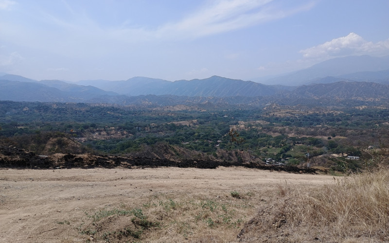 SALE OF A LOT WITH A BEAUTIFUL VIEW