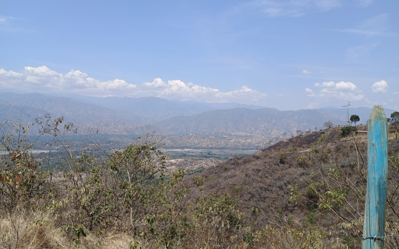 SALE OF A LOT WITH A BEAUTIFUL VIEW