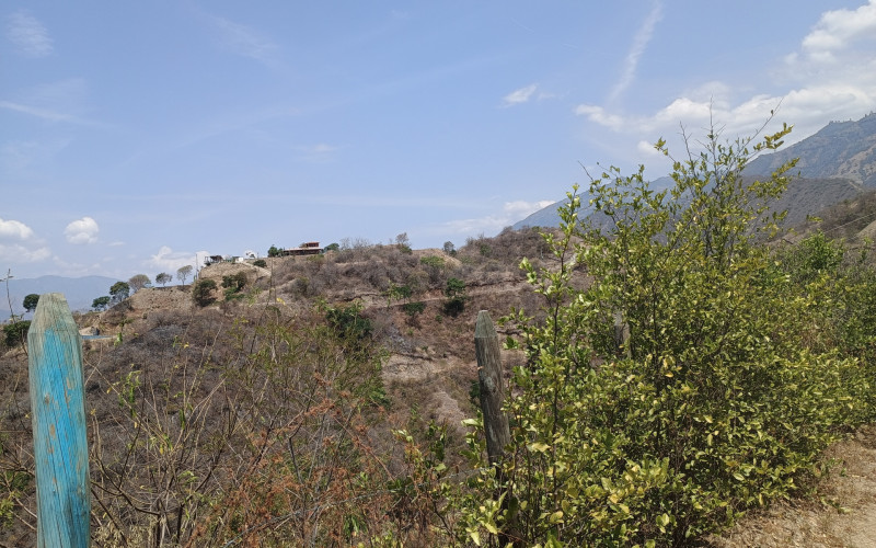SALE OF A LOT WITH A BEAUTIFUL VIEW