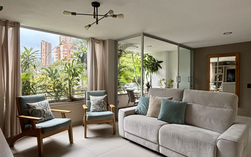 Strategic location & luxury renovation: Ready for move-in