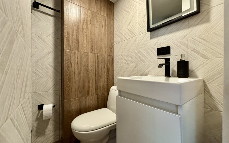 Strategic location & luxury renovation: Ready for move-in