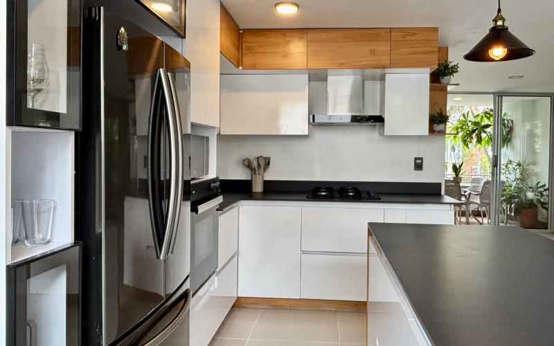 Strategic location & luxury renovation: Ready for move-in