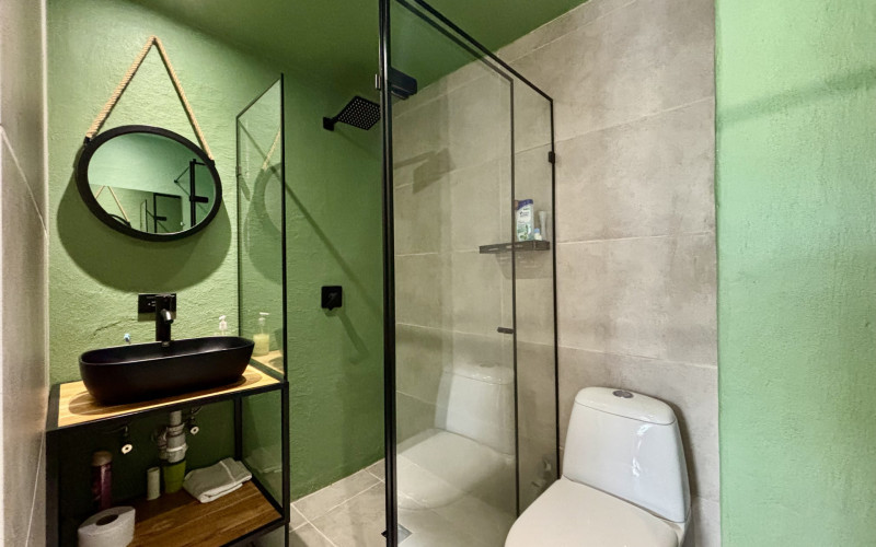 Strategic location & luxury renovation: Ready for move-in