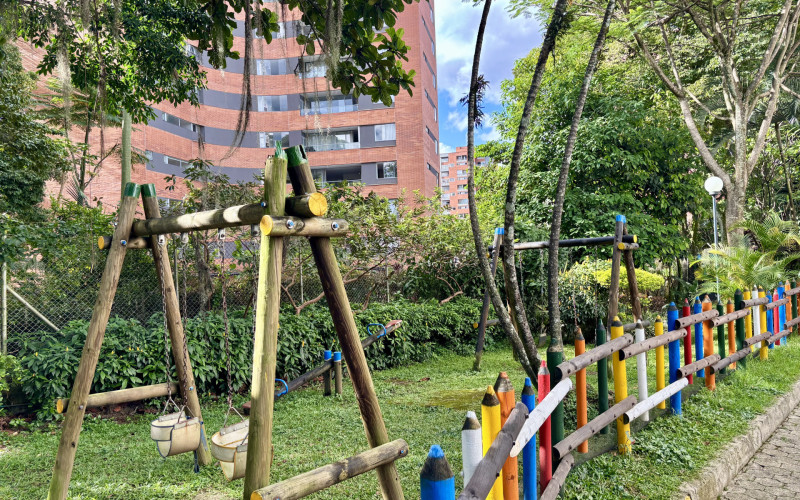 Strategic location & luxury renovation: Ready for move-in