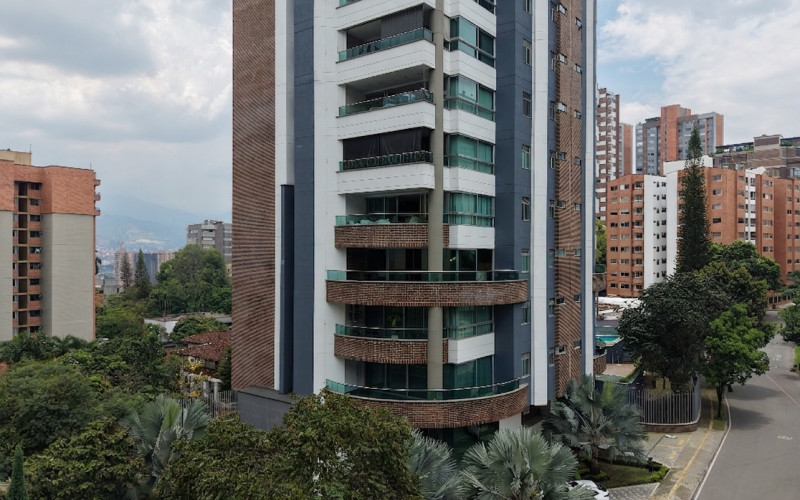 Exquisite Luxury Living at Acquaviva | Heart of Castropol, El Poblado
