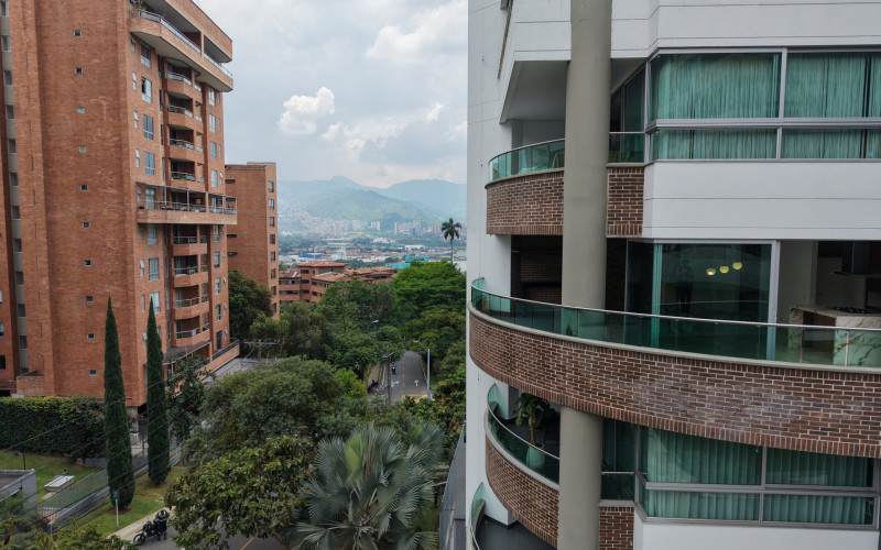 Exquisite Luxury Living at Acquaviva | Heart of Castropol, El Poblado