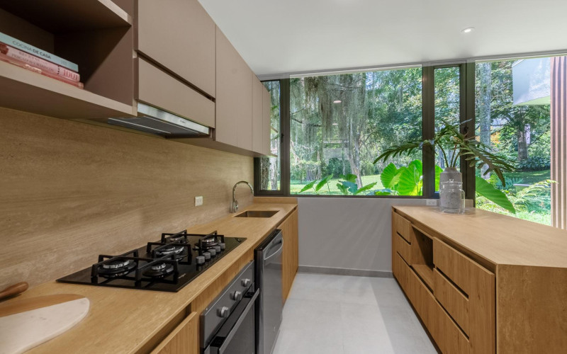 Nature-Inspired Luxury Estates in El Poblado: Expansive Family Residences in Medellín’s Premier Green Belt