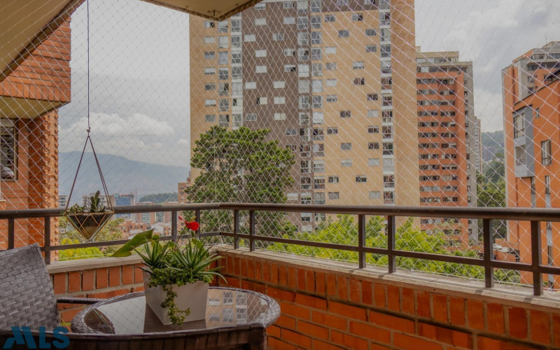 Apartamento en Medellín en El Tesoro