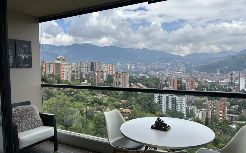 Modern Apartment for Sale in Envigado, El Trianón | Unobstructed City View