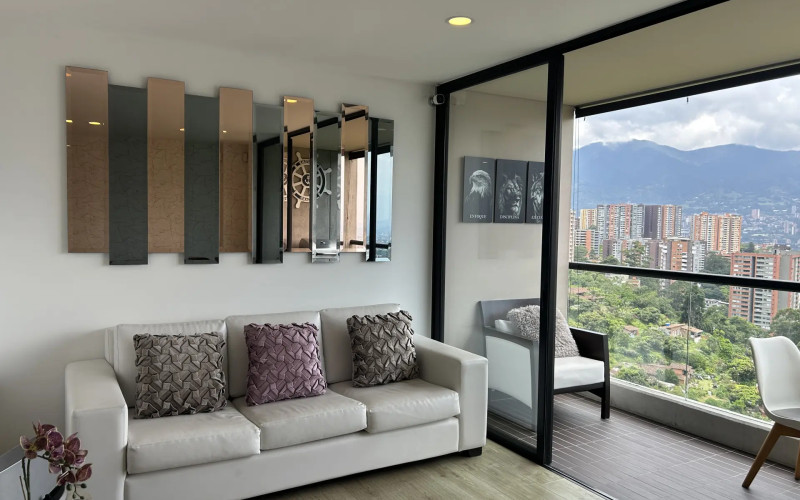 Modern Apartment for Sale in Envigado, El Trianón | Unobstructed City View