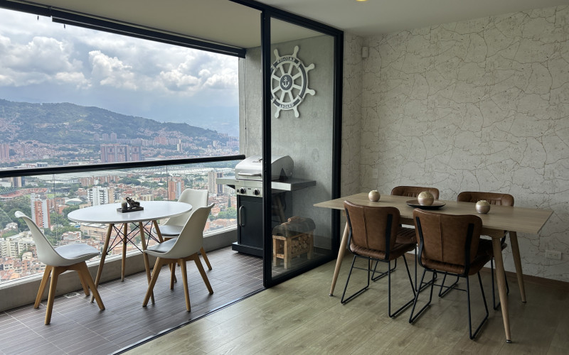 Modern Apartment for Sale in Envigado, El Trianón | Unobstructed City View