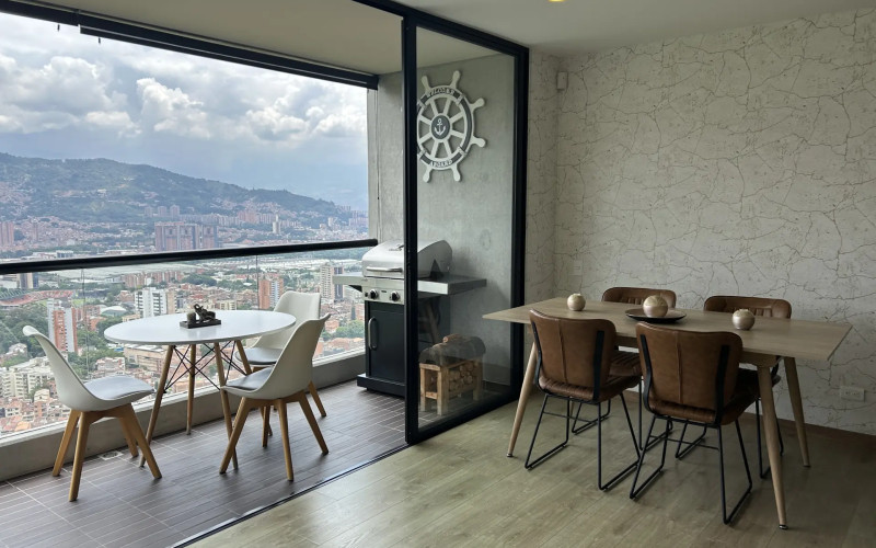 Modern Apartment for Sale in Envigado, El Trianón | Unobstructed City View