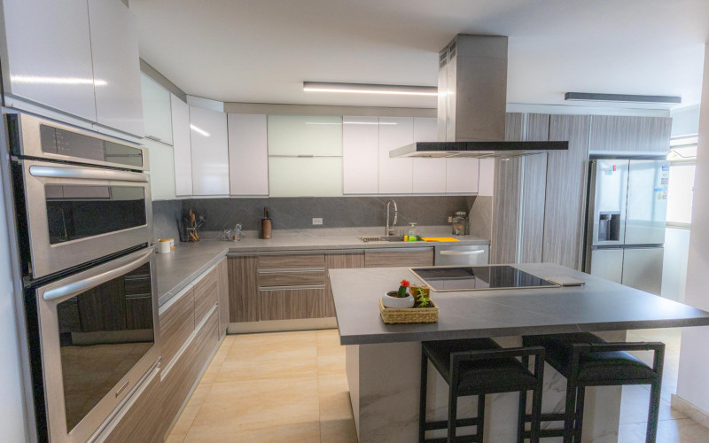 Luxury duplex penthouse in Laureles – 182 m² REMAX MEDELLÍN