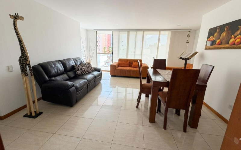 Spacious apartment in Conquistadores with prime location near Unicentro and UPB