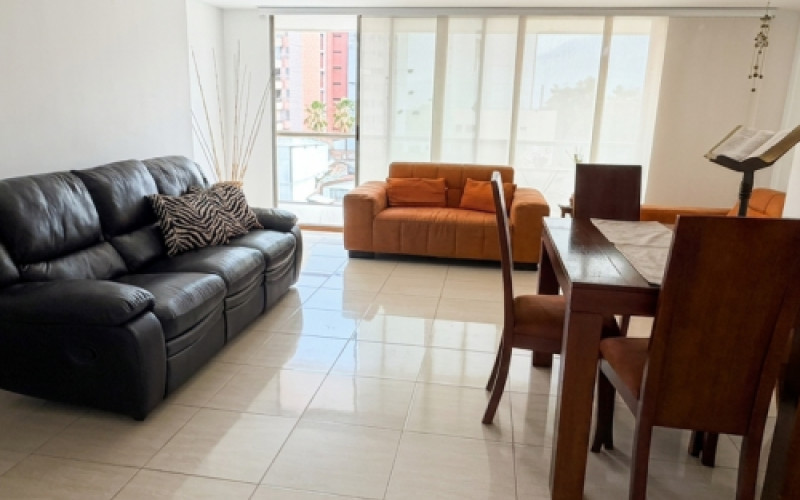 Spacious apartment in Conquistadores with prime location near Unicentro and UPB