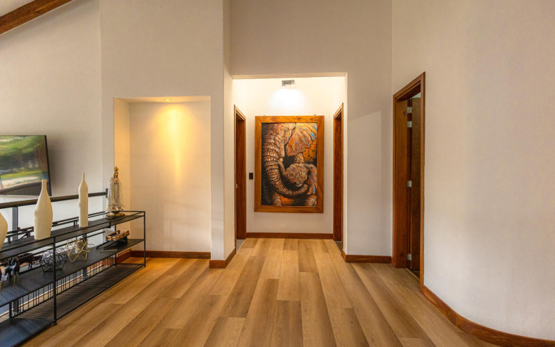 Luxury Country House in El Retiro | 1,400 m² Lot, Exclusive Gated Community.