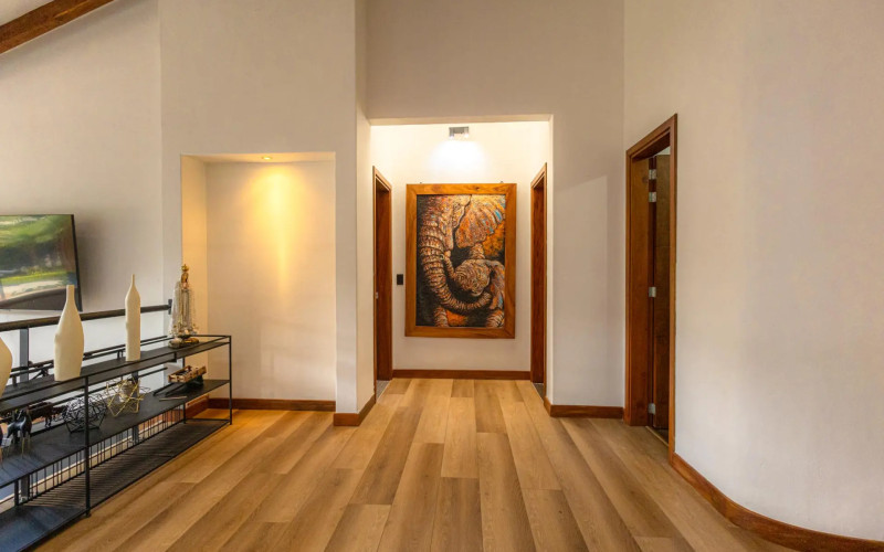 Luxury Country House in El Retiro | 1,400 m² Lot, Exclusive Gated Community.