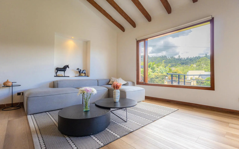 Luxury Country House in El Retiro | 1,400 m² Lot, Exclusive Gated Community.