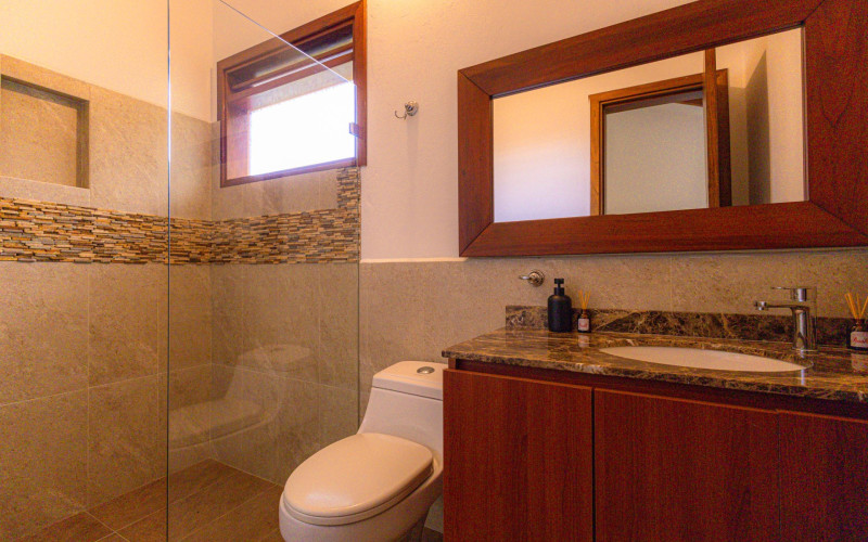 Luxury Country House in El Retiro | 1,400 m² Lot, Exclusive Gated Community.