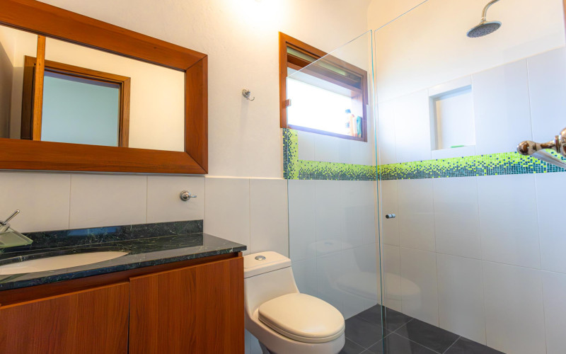 Luxury Country House in El Retiro | 1,400 m² Lot, Exclusive Gated Community.