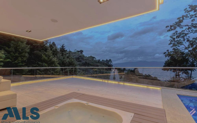 Casa en Medellín en Las Palmas