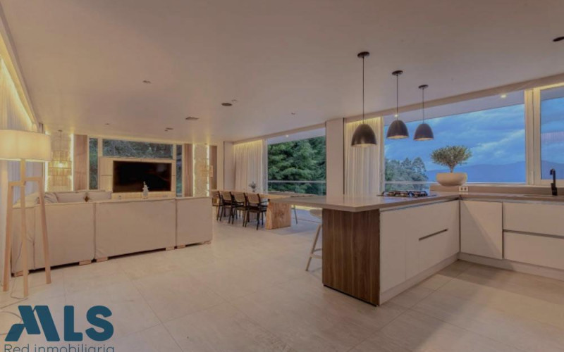 Casa en Medellín en Las Palmas