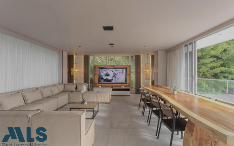 Casa en Medellín en Las Palmas