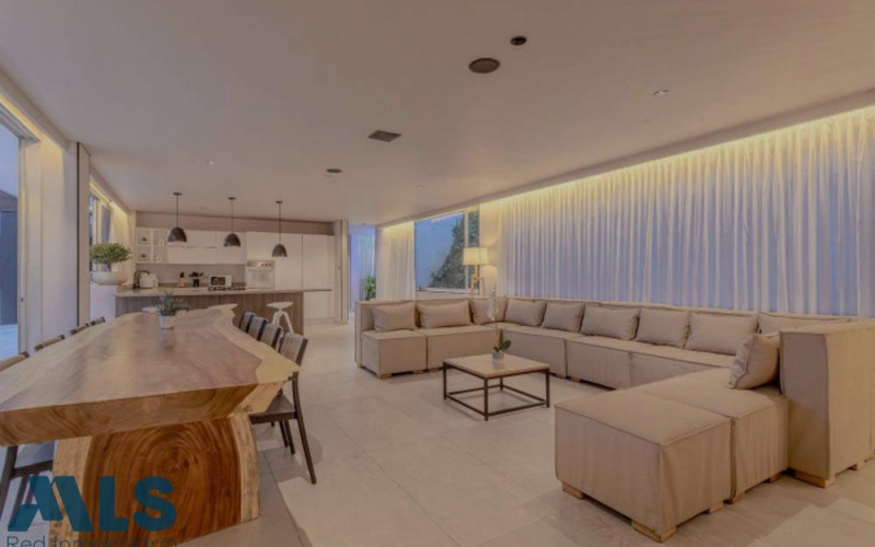 Casa en Medellín en Las Palmas