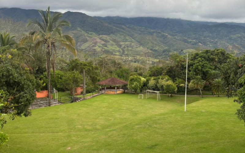 Finca El Paraíso–Barbosa: A Sanctuary of Nature Just 50 Minutes from Medellín