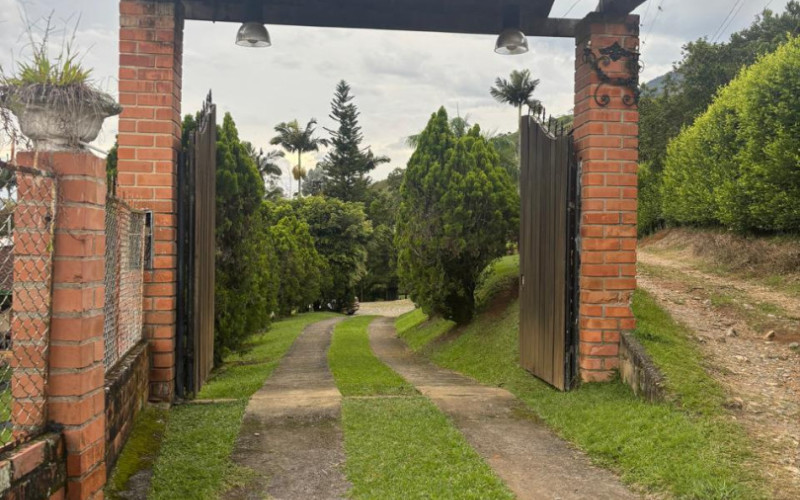 Finca El Paraíso–Barbosa: A Sanctuary of Nature Just 50 Minutes from Medellín