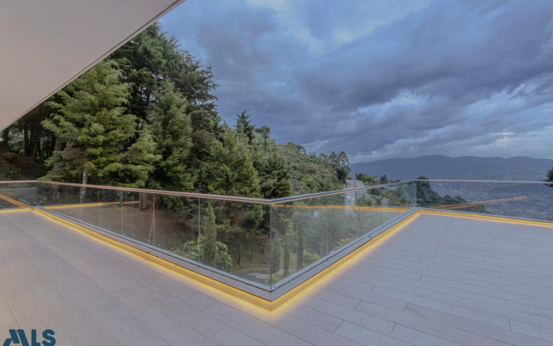 Casa en Medellín en Las Palmas