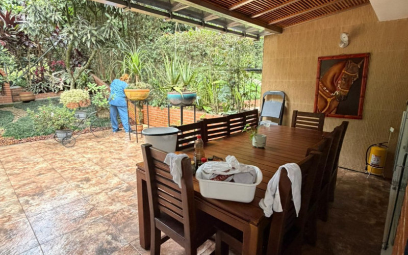 House in Loma de Las Brujas, Envigado, Antioquia.