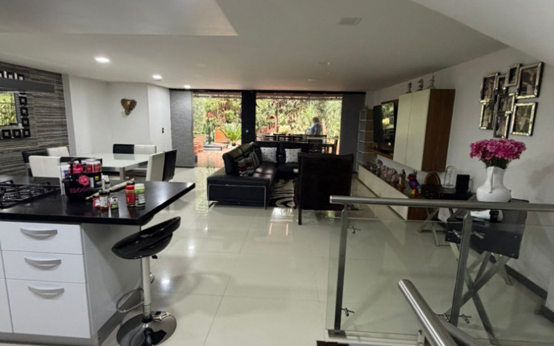 House in Loma de Las Brujas, Envigado, Antioquia.