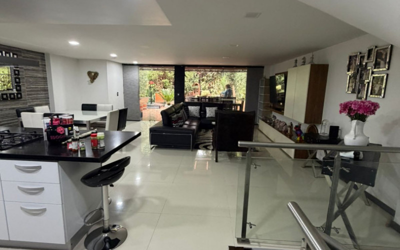 House in Loma de Las Brujas, Envigado, Antioquia.