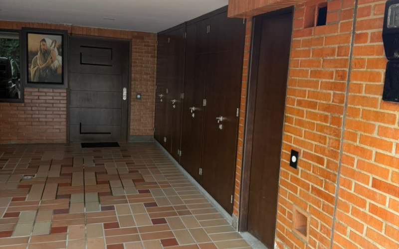 House in Loma de Las Brujas, Envigado, Antioquia.