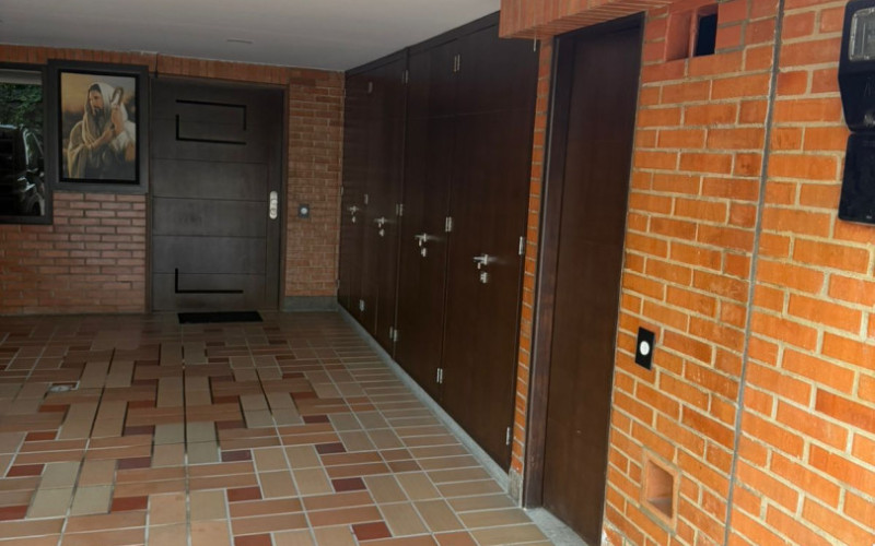 House in Loma de Las Brujas, Envigado, Antioquia.