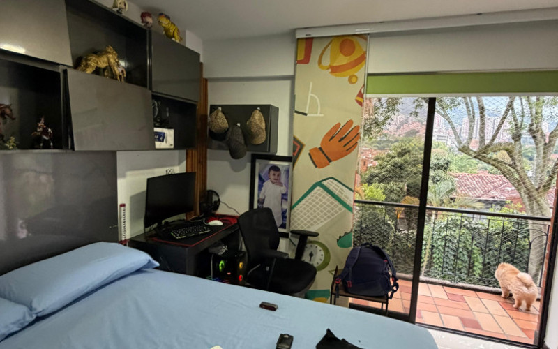 House in Loma de Las Brujas, Envigado, Antioquia.