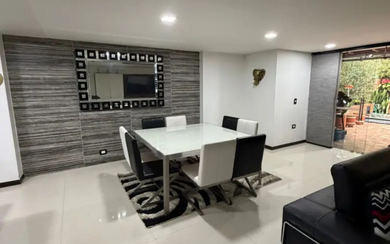 House in Loma de Las Brujas, Envigado, Antioquia.