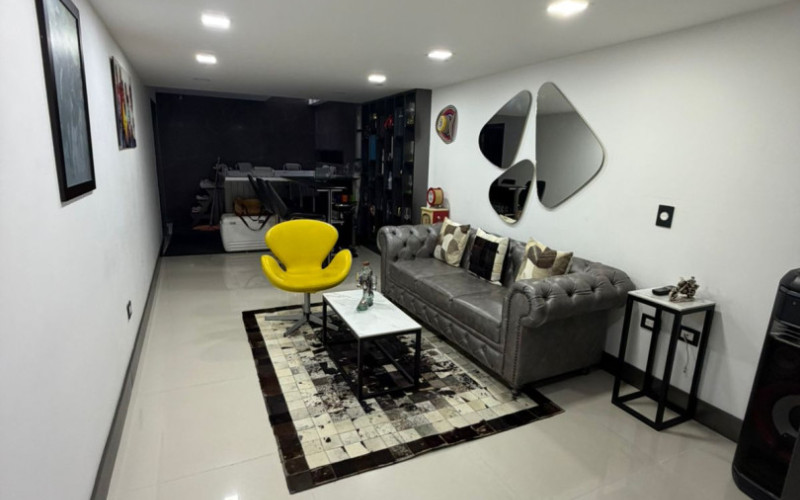 House in Loma de Las Brujas, Envigado, Antioquia.
