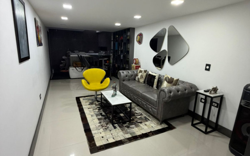 House in Loma de Las Brujas, Envigado, Antioquia.
