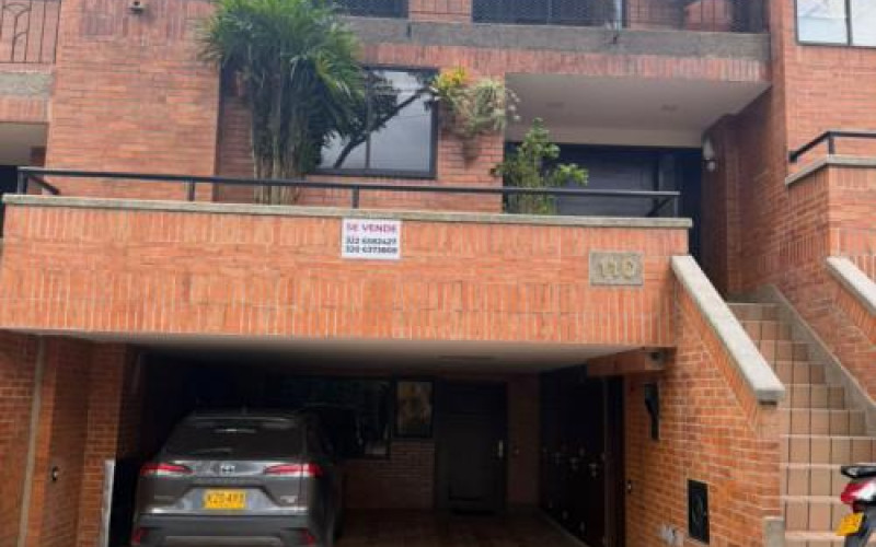 House in Loma de Las Brujas, Envigado, Antioquia.