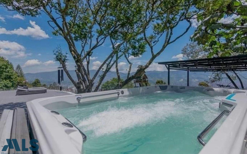 Casa en Medellín en El Poblado