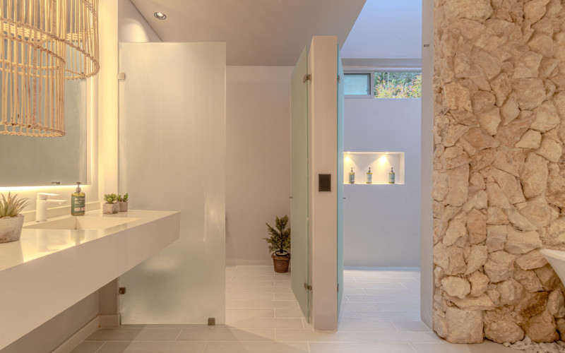 Luxury Independent Villa in Las Palmas, Medellin | High-Yield Short Term Rental Asset