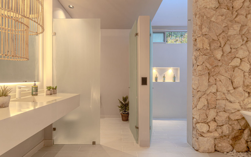 Luxury Independent Villa in Las Palmas, Medellin | High-Yield Short Term Rental Asset