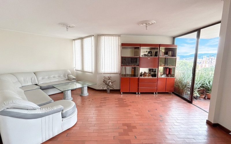 174 m2 Duplex Penthouse for Sale in Envigado | Prime Location | 