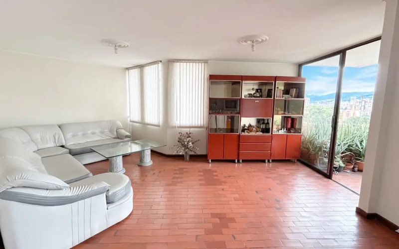 174 m2 Duplex Penthouse for Sale in Envigado | Prime Location | 