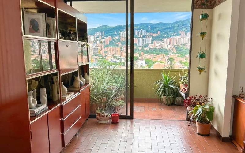 174 m2 Duplex Penthouse for Sale in Envigado | Prime Location | 